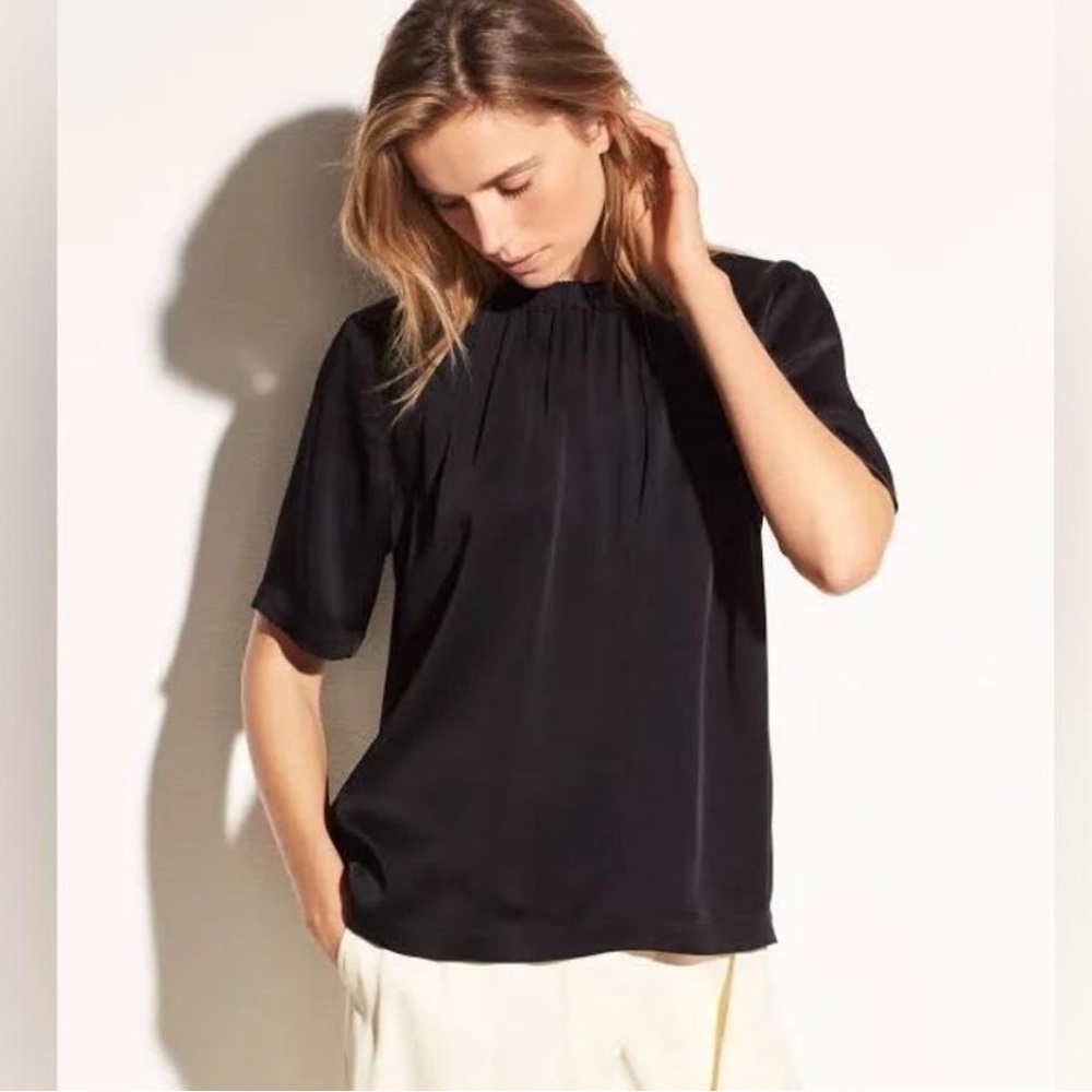 Vince Gathered Crepe Short Sleeve Top